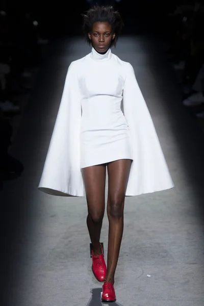 Look 25